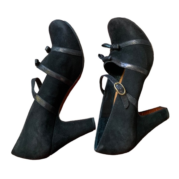 Chie Mihara Black Suede Strap Close Top Pump Heels Size 40 - Picture 4 of 17
